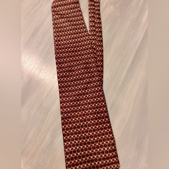 LOUIS FERAUD 100% SILK Geometric Imported TIE Necktie Red Tan Black Neck-ware - Picture 7 of 7